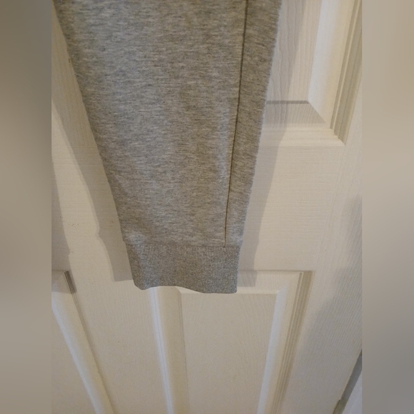 NWT Michael Kors Gray Sweatpant Joggers - Picture 6 of 7